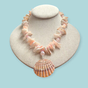 Delicate Pink Ocean Shell & Faux Pearl Choker